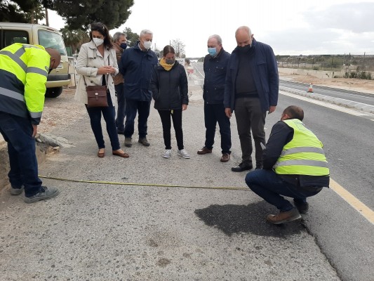 El PSOE recoge las reivindicaciones de los vecinos de El Moralet para mejorar la carretera con Agost
