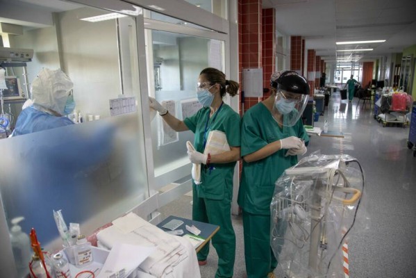 La cuarta ola sigue sin 'romper' en la Región: 96 nuevos casos y un fallecido en la última jornada