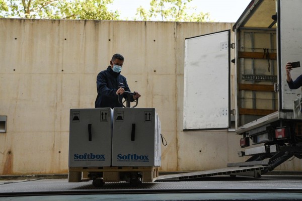 Unides Podem propone liberar las patentes de vacunas y que la UE compre las disponibles