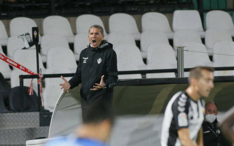 La mejoría defensiva con Garrido es clave en la recuperación del Castellón