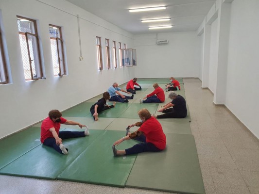 Alicante imparte un programa de actividades físicas para mayores de 63 años frente a la covid