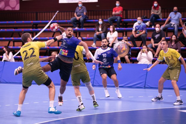 El argentino James Parker renueva por dos temporadas con el Benidorm
