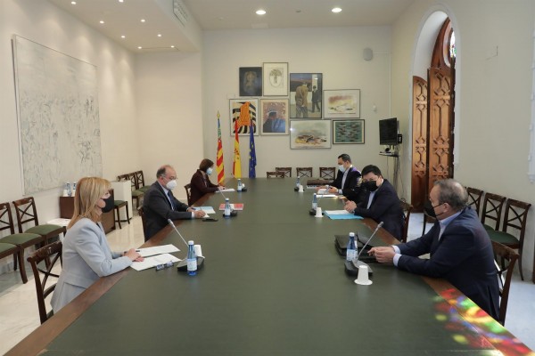 La Generalitat y El Salvador analizan iniciativas de cooperación al desarrollo