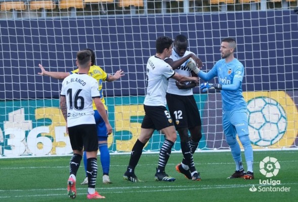 Ni blancos, ni negros… somos blanquinegros