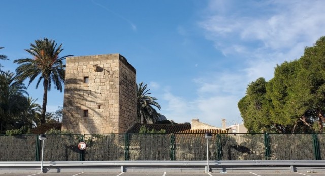 El valor de un BIC: la Torre de las Águilas cuelga el cartel de 'se vende' por 1,35 millones
