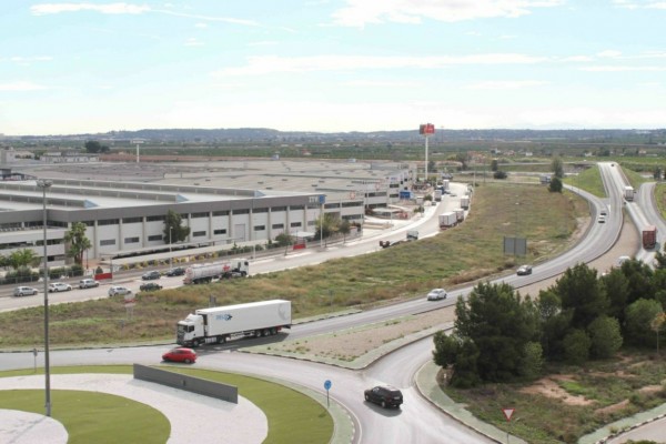 Riba-roja recibe 992.000 euros del IVACE, la mayor inversión en polígonos industriales de València