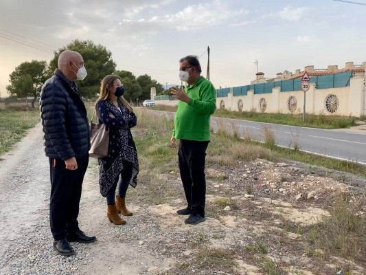El alcalde y la edil de Participación de San Vicente visitan asociaciones para conocer sus necesidades