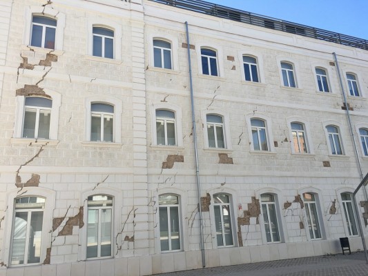 La restauración de la fachada del rectorado de Lorca dañado por los terremotos de 2011 costará 170.000 euros