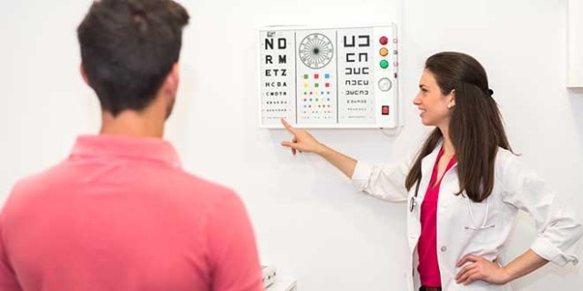 El 34,7% de los españoles se revisa la vista con menos frecuencia de la recomendada
