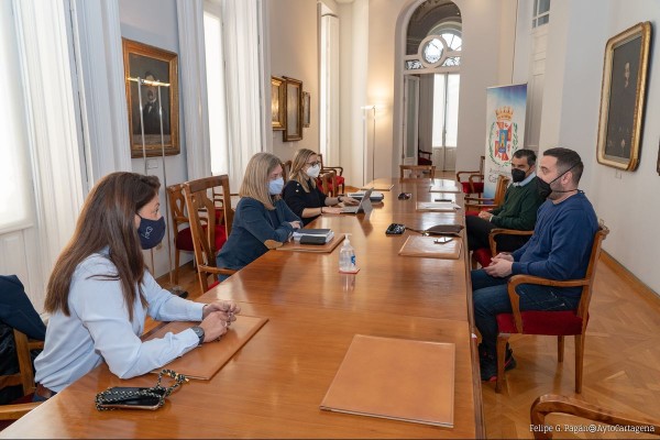 El Ayuntamiento no cobrará el canon municipal a los nuevos concesionarios de chiringuitos