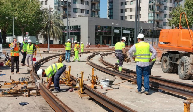 FGV instala de nuevo el carril de la Línea 10 de Metrovalencia que fue retirado en 2015