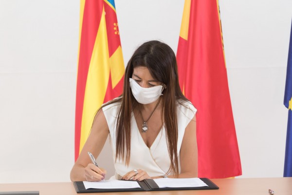 La Generalitat destina 2,3 millones a contratar jóvenes parados en entidades de investigación