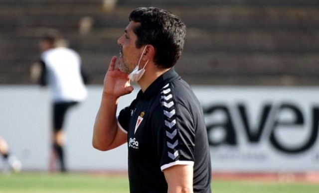 Cara del UCAM CF y cruz del Murcia para llegar a Segunda y a Primera RFEF