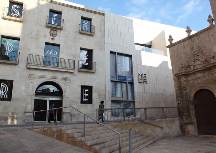 Michael Jenkins y Javier Romero donan 291 obras al MACA valoradas en dos millones de euros