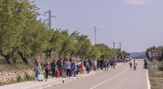 Vecinos de La Mata protestan contra la instalación de la MAT a 400 metros del municipio