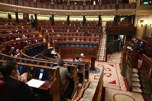 El Congreso reduce a la mitad la factura de los viajes de los diputados en 2020