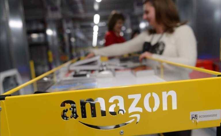 Amazon admite que algunos de sus conductores orinan en botellas por el tráfico en las entregas