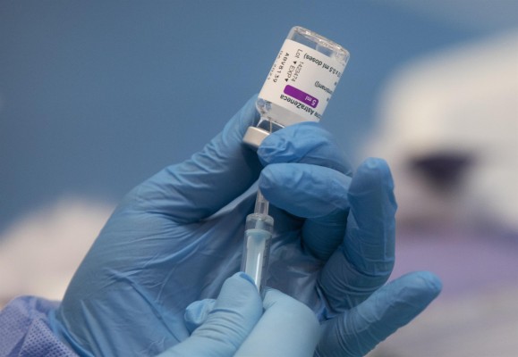 Países Bajos suspende todas las vacunaciones contra el coronavirus con AstraZeneca