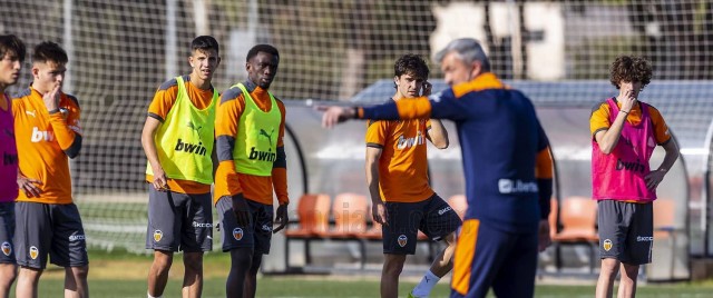 El Mestalla inicia el camino para evitar otro descenso