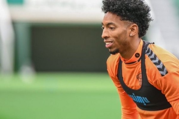 El Elche busca un triunfo para alejarse del descenso