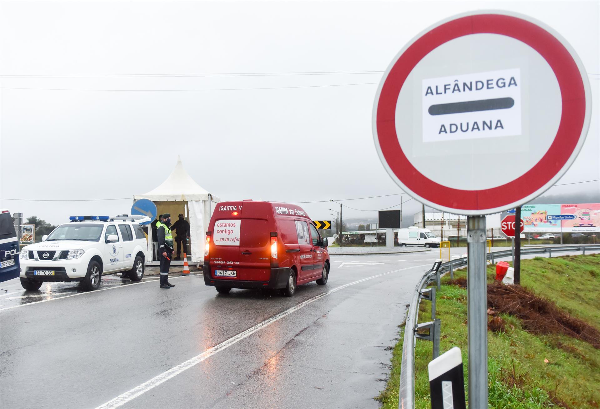 España prorroga los controles en la frontera interior terrestre con Portugal hasta el 17 de abril
