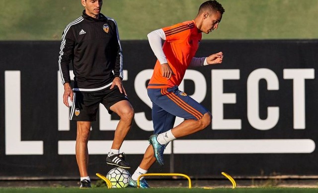 Rodrigo avanza en su recuperación y ya toca balón