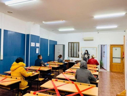 La labor en pandemia de Elche Acoge: colectivos 'fuera del sistema' sin acceso a ayudas ni red familiar
