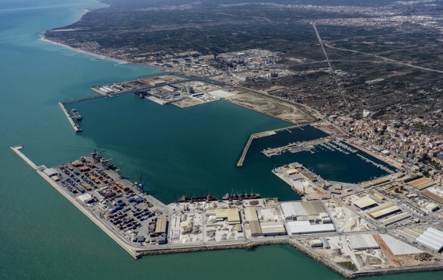 Consell y Estado quieren ampliar las mediciones del aire del puerto y exportarlas a la Comunitat