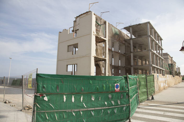 La promotora del hotel de Arenales del Sol tiene 15 días para obtener el permiso de demolición