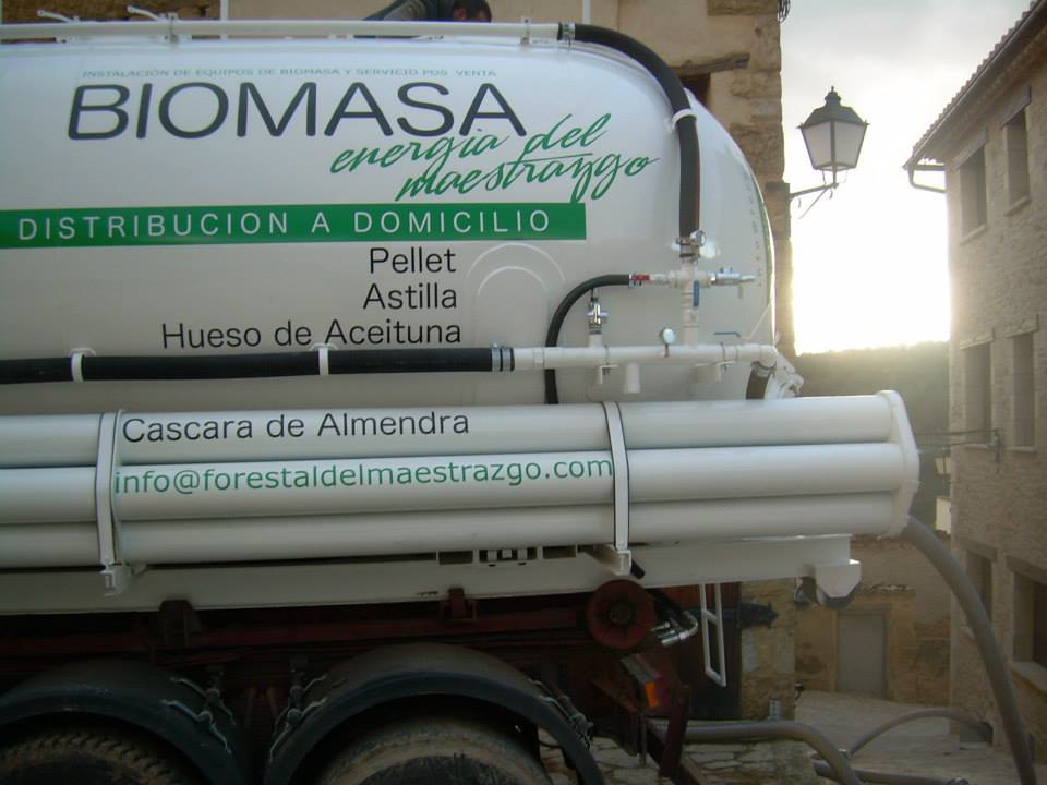 

Todolella, el pueblo que reduce la huella de carbono: calienta sus viviendas con biomasa