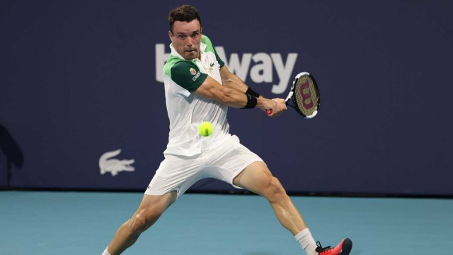  Bautista derriba a Medvedev, principal favorito, y ya está en semis de Miami