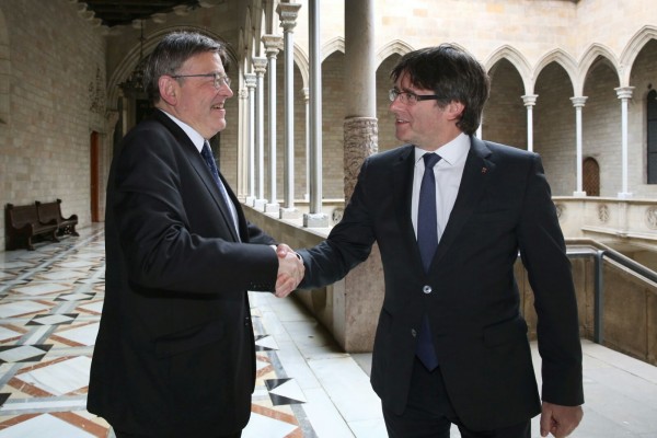 Ximo Puig y Carles Puigdemont mantienen una reunión informal y 