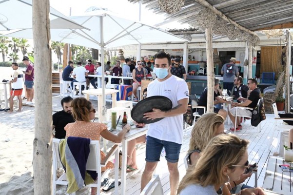 Sanidad siembra el desconcierto con la obligatoriedad indiscriminada de la mascarilla