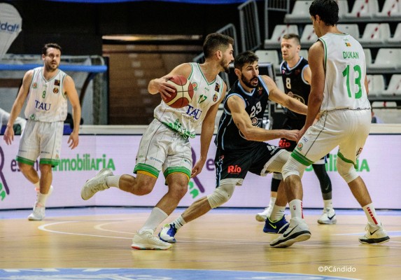 Impresionante victoria de un imperial TAU Castelló sobre el líder Río Breogán (86-70)