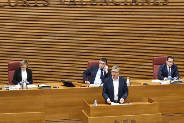 Climent quiere que en 2030 todos los municipios tengan comunidades locales de energía