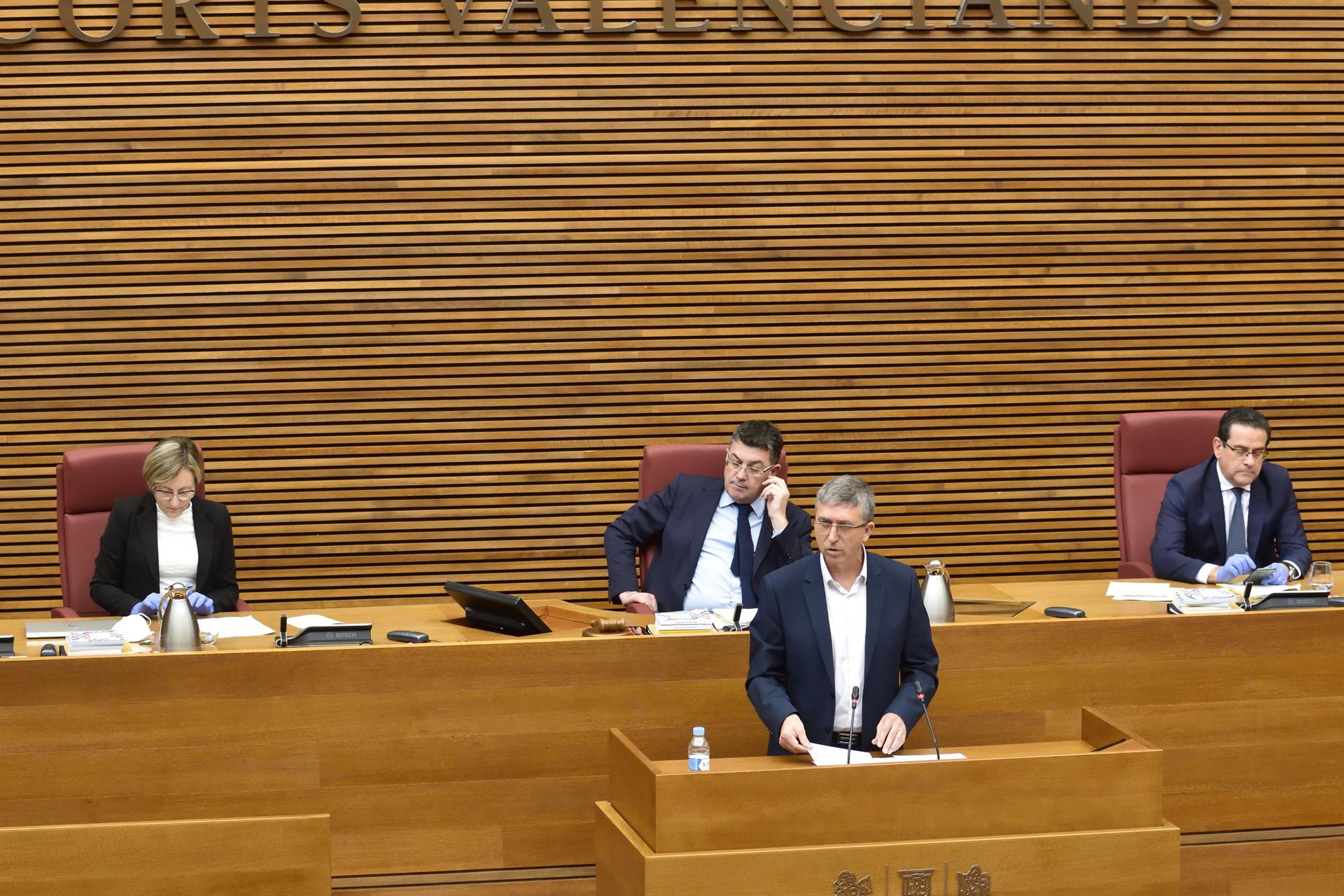 Climent quiere que en 2030 todos los municipios tengan comunidades locales de energía