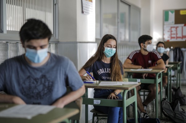 La prueba de idiomas A2 en los institutos será común y el mismo día para todos