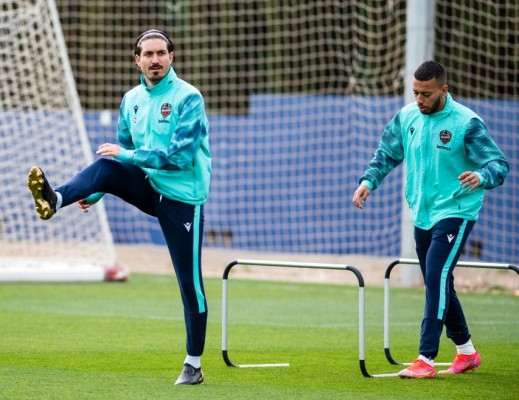 El Levante espera a Dani Gómez y Bardhi para el entrenamiento del jueves