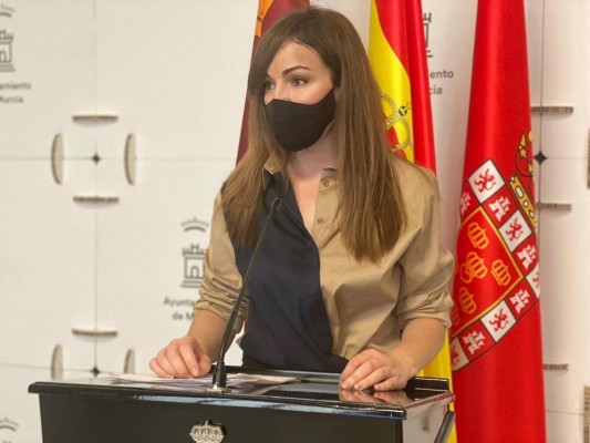 Rebeca Pérez liderará la oposición a Serrano: elegida portavoz municipal del PP