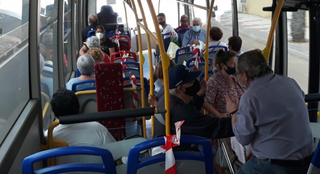 Ni la Semana Santa anima al transporte público en La Manga: los vecinos denuncian precariedad y olvido