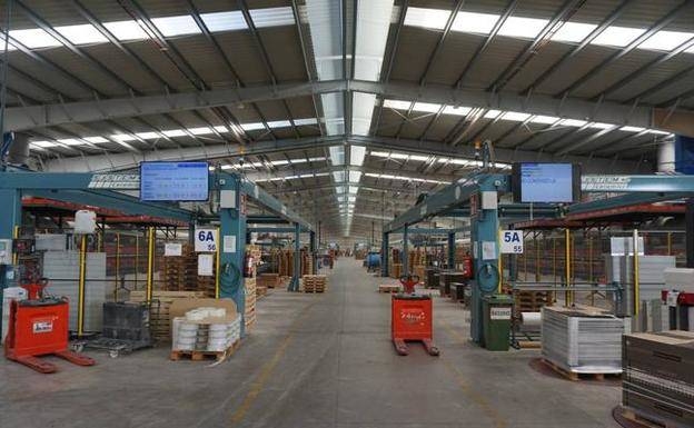 Nules alega contra la exclusión del PAT de los planes para urbanizar la planta cerámica de STN 