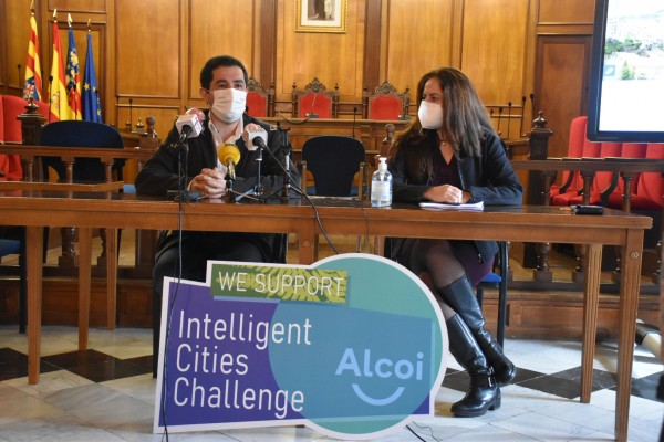 Crear una agencia de la innovación y comunidades energéticas, las soluciones 'inteligentes' para Alcoy