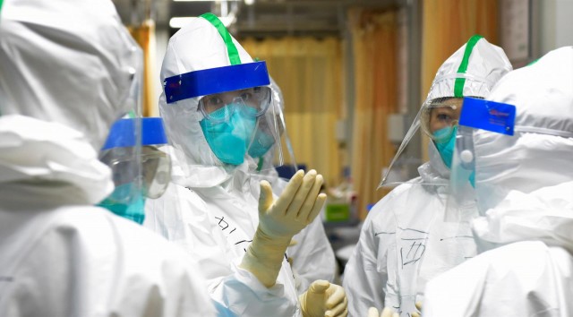 La OMS concluye que el virus viene de murciélagos y ve 