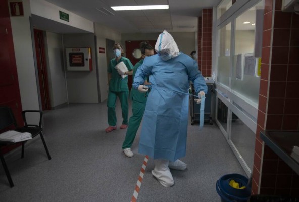 Los contagios de covid en la Región saltan de nuevo la barrera de los cien (107) en una jornada con dos muertes