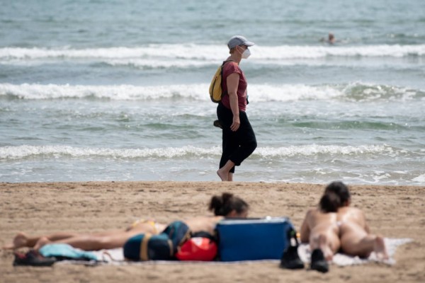 El Gobierno endurece el uso de las mascarillas: será obligatoria en las playas