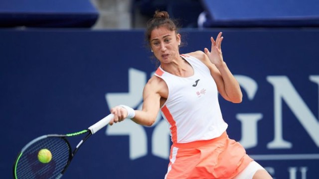 Sara Sorribes alcanza los cuartos en Miami tras deshacerse de Jabeur en tres sets