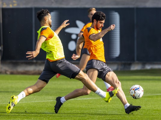 Piccini y Cheryshev apuntan al Cádiz