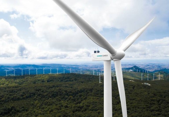 Repsol compra a Siemens Gamesa 24 aerogeneradores para cuatro parques eólicos en España