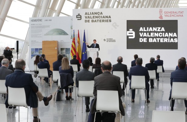 Puig defiende la singularidad de la Alianza Valenciana de Baterías 