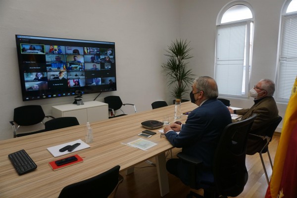 La Comunidad estudiará la manera de equiparar precios de los grados y los másteres habilitantes